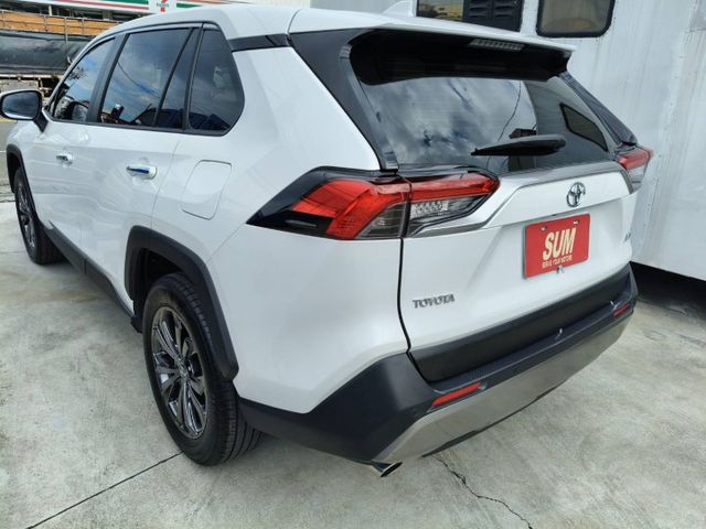 正2024年1月出廠 TOYOTA RAV4 2.0旗艦版 里程保證10000多公里  原漆原鈑件  第3張相片