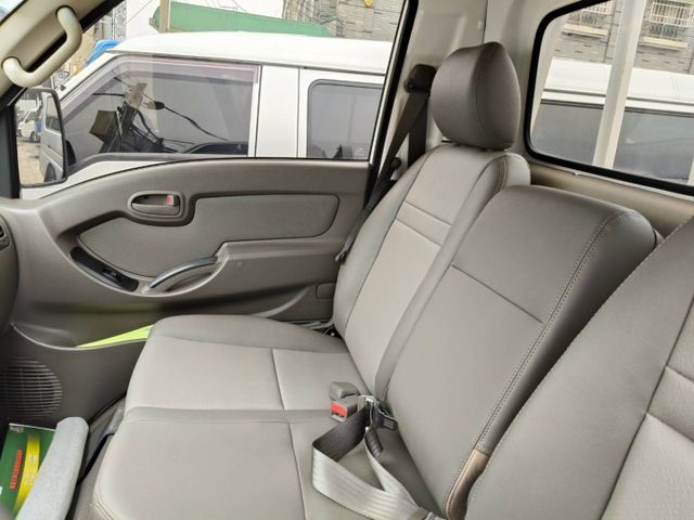 自手排 全新領牌車 貨斗10呎 柴油省油 舒適好開  第7張相片