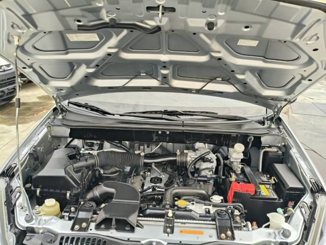 2020年2月出廠 中華ZINGER 2.4手排5人座自排客貨車 原鈑件 里程保證10萬多公里  第18張相片