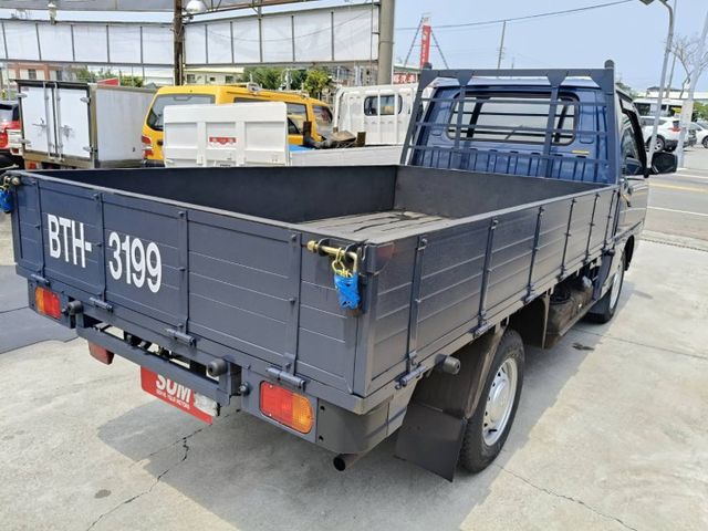 中華得利卡2.4手排3人座汽油車 原鈑件 領牌新車 里程保證16多公里全車後斗底板、前後行車記錄器、全車隔熱紙含前檔  第5張相片