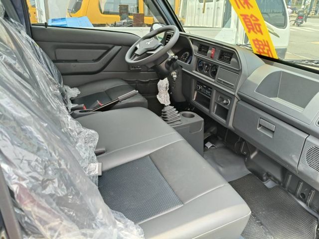 中華得利卡2.4手排3人座汽油車 原鈑件 領牌新車 里程保證16多公里全車後斗底板、前後行車記錄器、全車隔熱紙含前檔  第6張相片