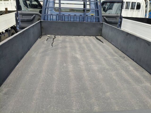 中華得利卡2.4手排3人座汽油車 原鈑件 領牌新車 里程保證16多公里全車後斗底板、前後行車記錄器、全車隔熱紙含前檔  第14張相片
