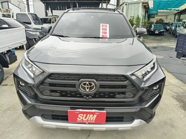 四輪傳動 AD版 全車原漆原鈑件 就像新車 里程保證11000多公里 盲點ACC車道偏移全景天窗電尾門電動椅  第2張相片