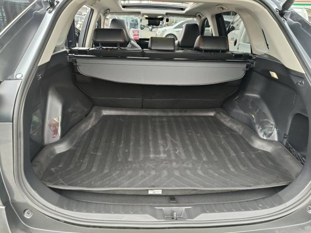 四輪傳動 AD版 全車原漆原鈑件 就像新車 里程保證11000多公里 盲點ACC車道偏移全景天窗電尾門電動椅  第13張相片