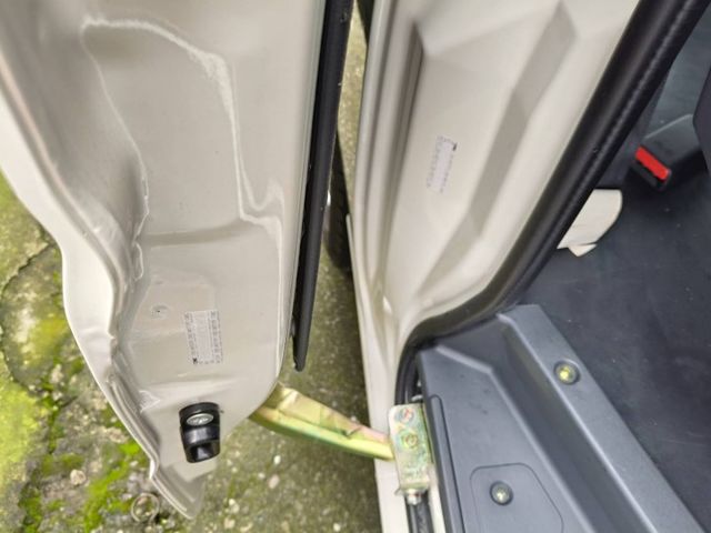 里程保證4萬多公里 原鈑件 自排五人座客貨車 車主超顧車 有盲點 雙安 ABS TRC  第13張相片
