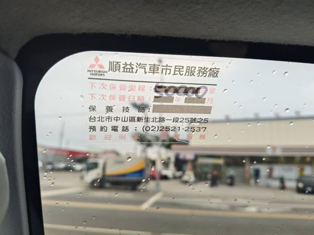 里程保證4萬多公里 原鈑件 自排五人座客貨車 車主超顧車 有盲點 雙安 ABS TRC  第14張相片
