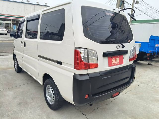 2018年12月出廠 A180 里程保證3萬多 原鈑件 自排五人座客貨車 車主超顧車 雙安 ABS TRC  第4張相片