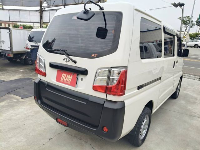 2018年12月出廠 A180 里程保證3萬多 原鈑件 自排五人座客貨車 車主超顧車 雙安 ABS TRC  第5張相片
