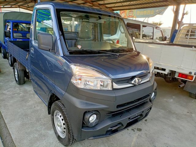 A190 自排 2024年全新領牌車 未使用過 里程僅20公里內 原漆原鈑件有電動收摺後視鏡 還有白色的  第1張相片