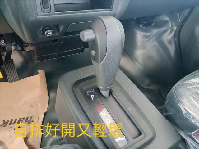 A190 自排 2024年全新領牌車 未使用過 里程僅20公里內 原漆原鈑件有電動收摺後視鏡 還有白色的  第9張相片