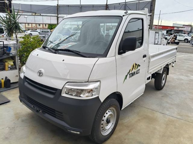 2024年9月出廠 townace 手排鐵斗 全新領牌車 還有白色木床  第3張相片