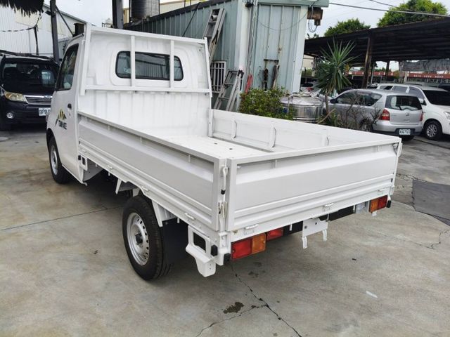2024年9月出廠 townace 手排鐵斗 全新領牌車 還有白色木床  第4張相片
