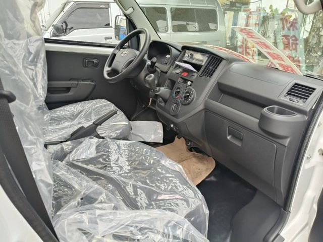 2024年9月出廠 townace 手排鐵斗 全新領牌車 還有白色木床  第6張相片