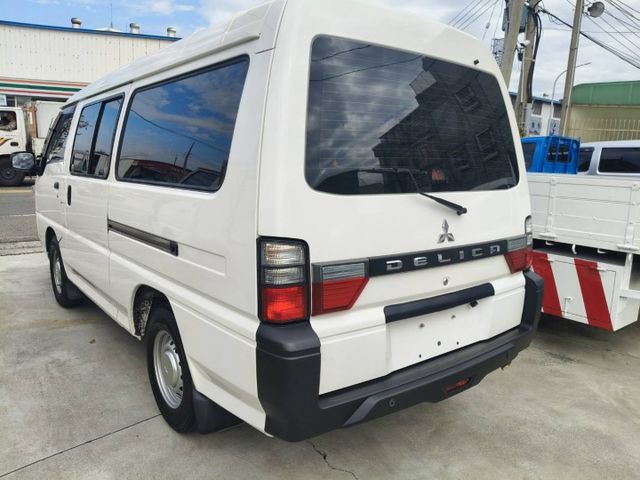 手排8人座客貨車 會附椅子 里程保證78000多公里 原鈑件 有雙安全氣囊 ABS  第3張相片