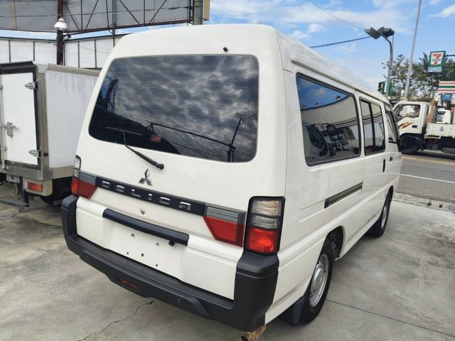 手排8人座客貨車 會附椅子 里程保證78000多公里 原鈑件 有雙安全氣囊 ABS  第5張相片