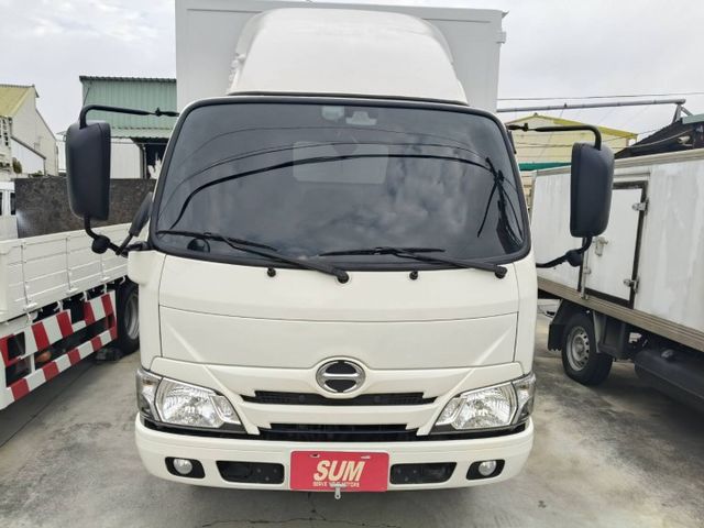 正五噸 手排11呎 里程保證61000多公里 原鈑件   箱子 長約349公分 寬約201公分 高約193  第2張相片