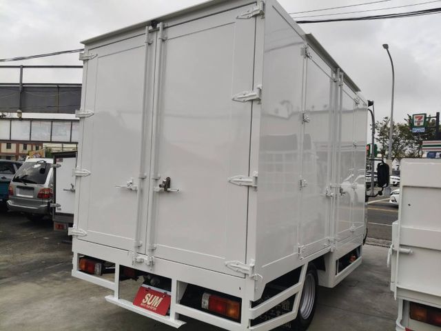 正五噸 手排11呎 里程保證61000多公里 原鈑件   箱子 長約349公分 寬約201公分 高約193  第5張相片