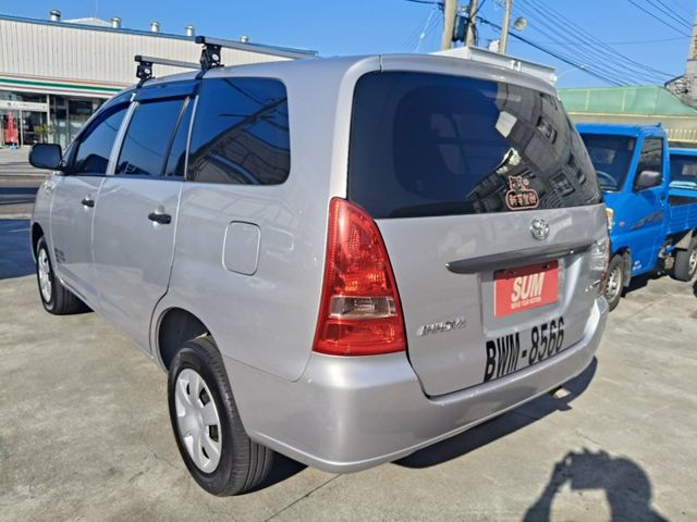 2015年12月出廠 TOYOYA INNOVA 2.0手排 原鈑件 里程保證17萬多公里 無事故無泡水  第5張相片