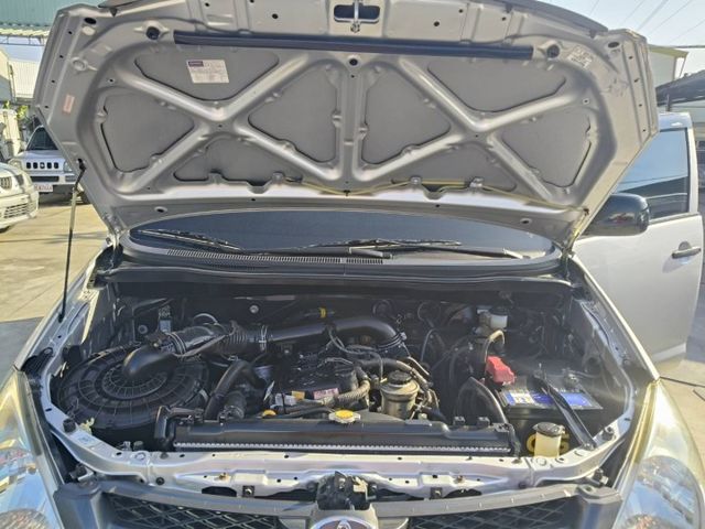 2015年12月出廠 TOYOYA INNOVA 2.0手排 原鈑件 里程保證17萬多公里 無事故無泡水  第12張相片