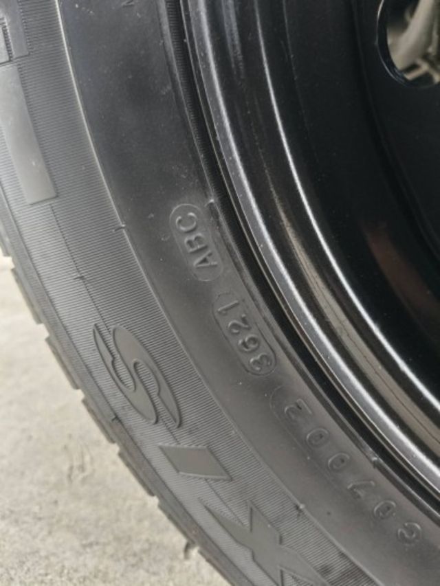 原鈑件 里程保證18000多公里 自手排 高蓬架三面開門 好開又省油  第15張相片