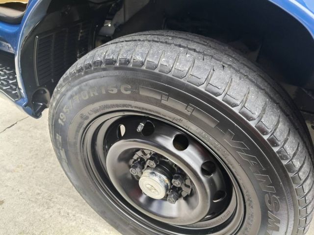 原鈑件 里程保證18000多公里 自手排 高蓬架三面開門 好開又省油  第16張相片