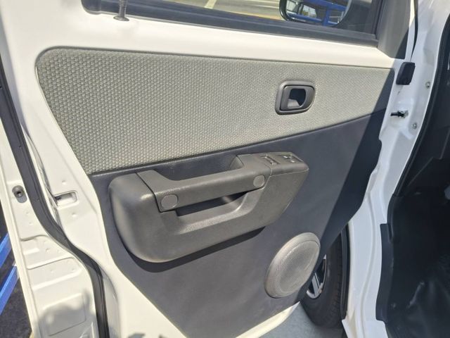 頂級版 有TSS 2.0盲點 鋁圈 電動後視鏡 全車原鈑件 保證僅跑3000多公里  第10張相片