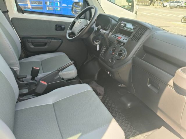 頂級版 有TSS 2.0盲點 鋁圈 電動後視鏡 全車原鈑件 保證僅跑3000多公里  第17張相片