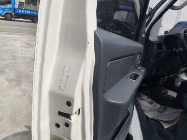 2023年1月出廠中華菱利A180手排五人座客貨版 原鈑件 有盲點偵測 雙氣囊 里程保證10萬多公里  第17張相片