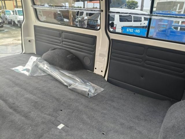 里程保證原鈑件 二人座貨車版 車況佳 買回去馬上發大財  第12張相片