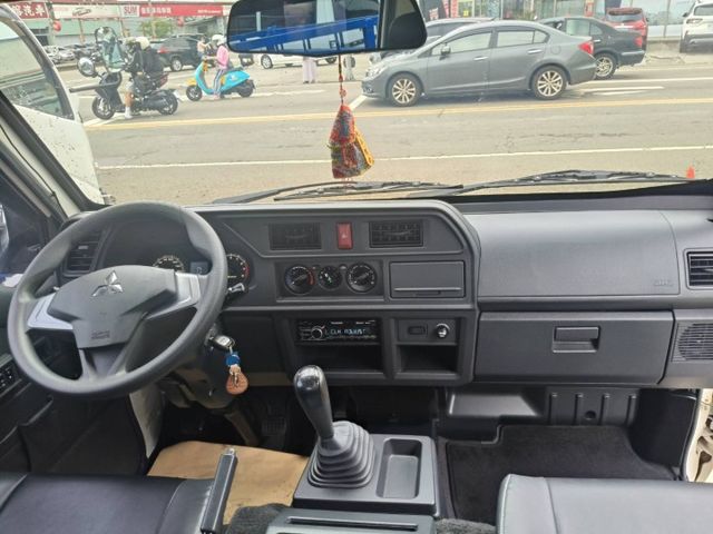 里程保證原鈑件 二人座貨車版 車況佳 買回去馬上發大財  第13張相片