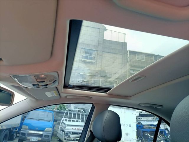 C-CLASS SEDAN W203  第18張相片