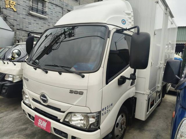 正五噸 手排11呎 里程保證61000多公里 原鈑件   箱子 長約349公分 寬約201公分 高約193  第3張相片