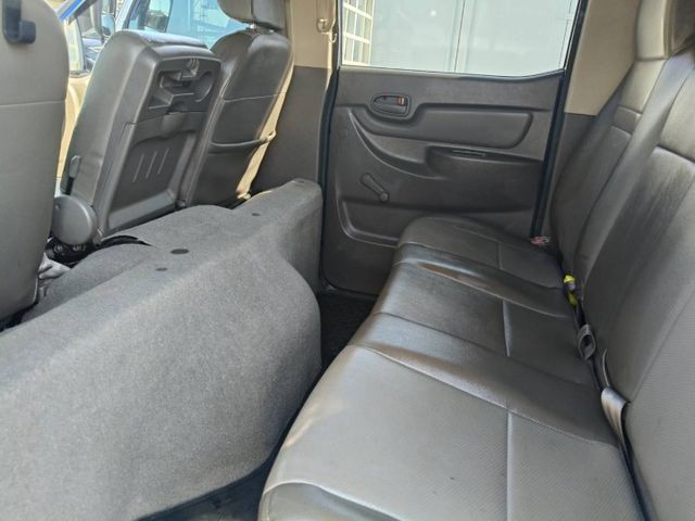 自排雙廂六人座 有昇降尾門 伸縮式車棚 里程保證26000多公里 原鈑件 車況佳  第11張相片