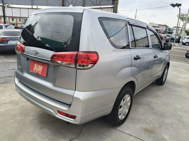 里程保證 有後照鏡型倒車影像 認證通過 四輪如新 工作休旅兩相宜  第5張相片