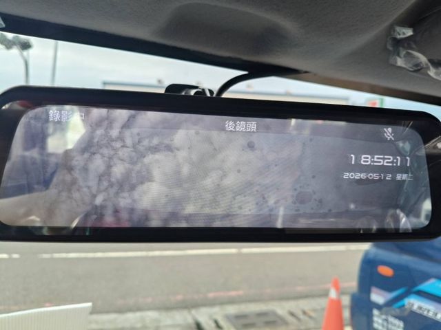 超漂亮原鈑件  中華菱利A180 五人座 自排 雙色精裝車 里程保證2.9萬公里，有盲點、雙安、環景、行車記錄器  第11張相片