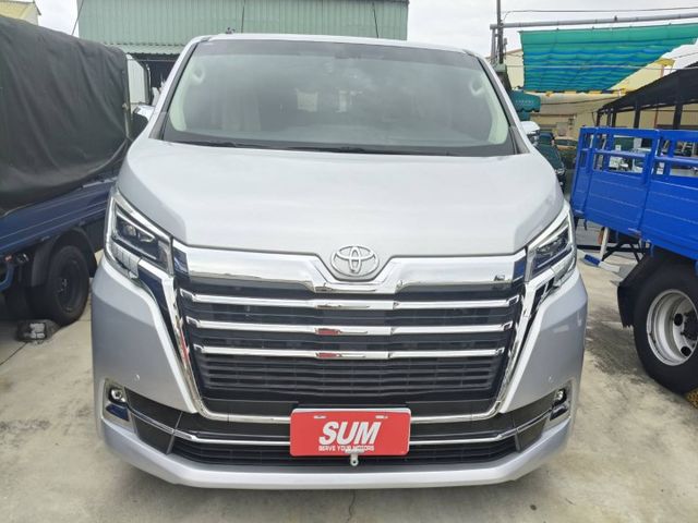 2022年12月出廠 2023年2月領牌 一手個人用車 里程保證原鈑件 八人座客車 車況一級棒 大空間載人露營兩相宜  第2張相片