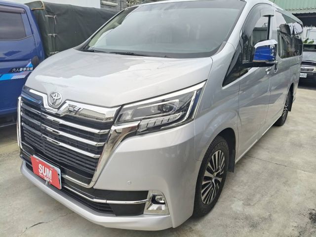 2022年12月出廠 2023年2月領牌 一手個人用車 里程保證原鈑件 八人座客車 車況一級棒 大空間載人露營兩相宜  第3張相片