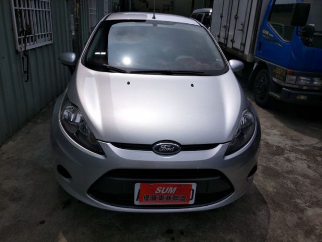 FIESTA 4D SEDAN  第2張相片