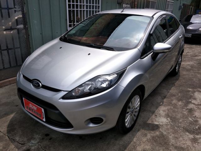 FIESTA 4D SEDAN  第3張相片