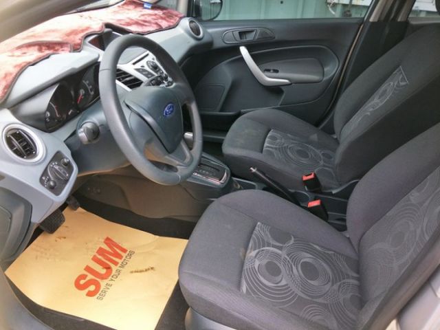 FIESTA 4D SEDAN  第6張相片