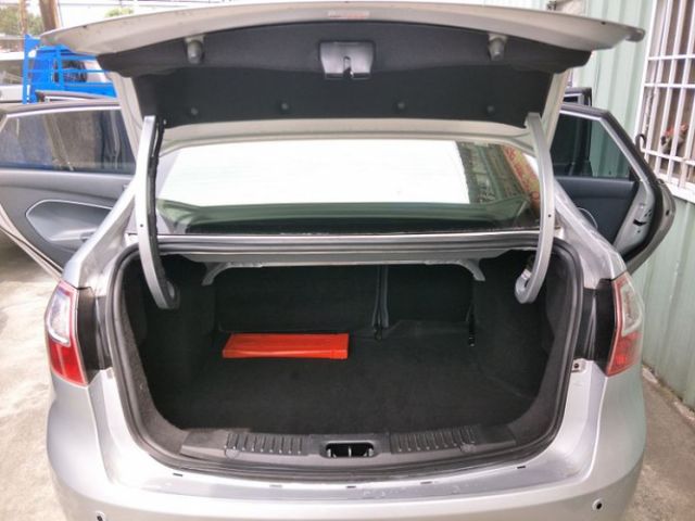 FIESTA 4D SEDAN  第11張相片