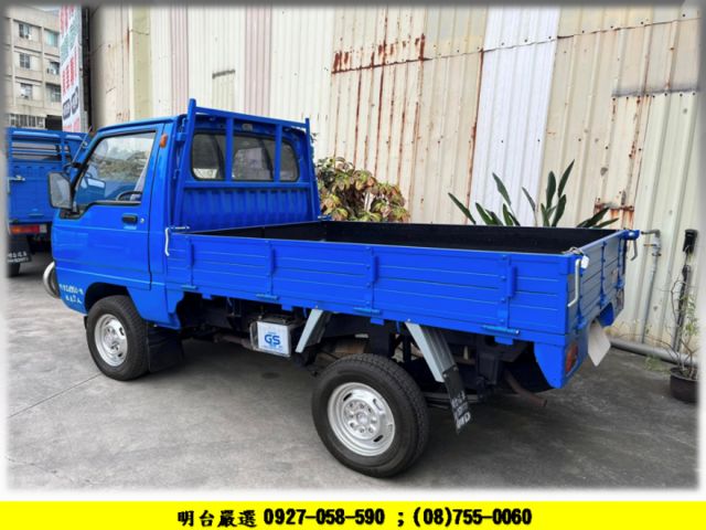 4 X 4  /  履約  9 萬 公里 保證 / 全車保固 / 新斗【貨車專賣】有緣-你來 我就 賣  第3張相片