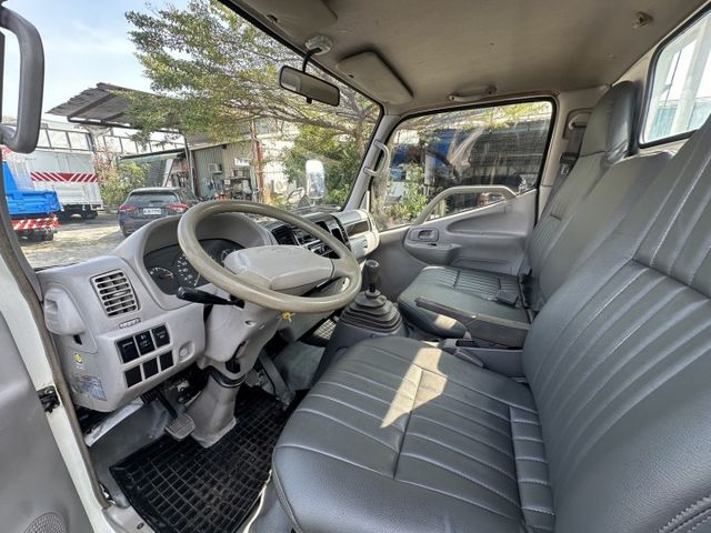 双節 尾門 / 全車 保固 3 個月/ 已升載重 5 噸 / 原鈑件 +冷氣【 貨車專賣店 】可全額分期-免設定費  第2張相片