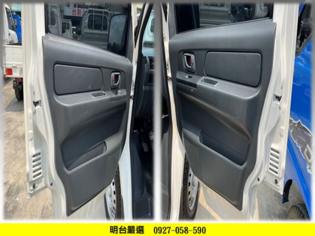 履約 3 萬公里 保證 + 認證車/  全車 保固 2 年/  双節 尾門 搖控【貨車 專賣店】第三方認證  第7張相片