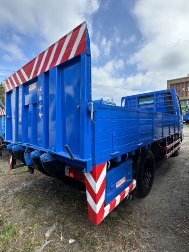 11.6尺 / 已升載重 5 噸 /全車 保固 / 原鈑件保證 / 尾門 搖控【貨車專賣店】 可全額貸  第5張相片
