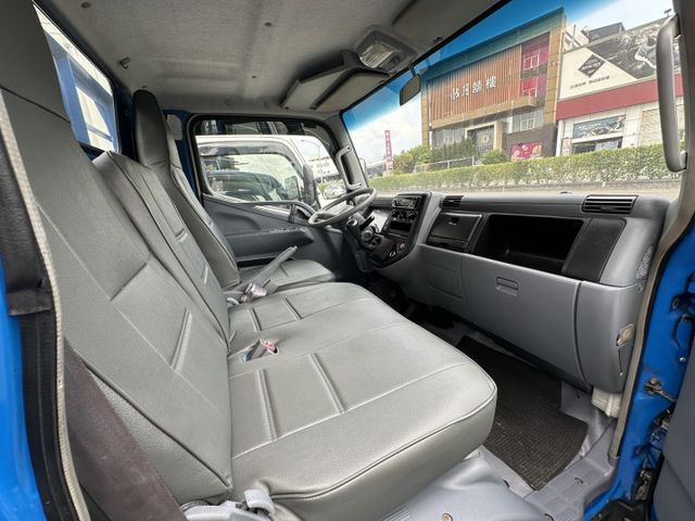 全車 保固 3 個月 / 原鈑件 保證 / 花氬鈑底 / 已升載重 5 噸【貨車專賣店】可分期 可全貸  第3張相片