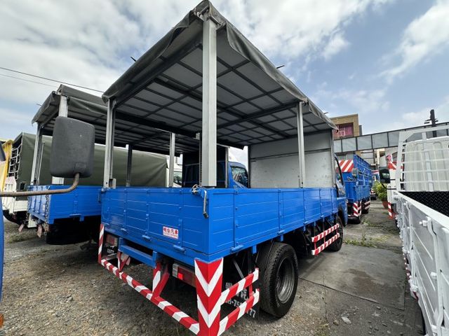全車 保固 3 個月 /  原鈑件 保證 /  花氬鈑底 /  已升載重 5 噸【貨車專賣店】可分期  可全貸  第5張相片