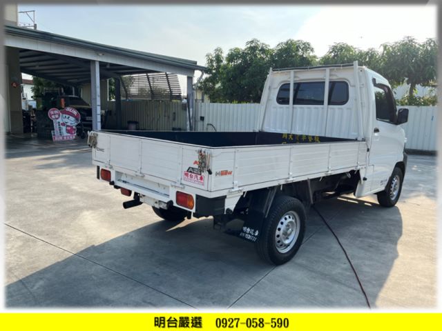 自排--自排/原廠 保固中+ 保證 原鈑 原漆/ 全車渡膜+ 米其林輪胎/ 定速+ 循跡+ 安全氣囊+++最高階  第2張相片