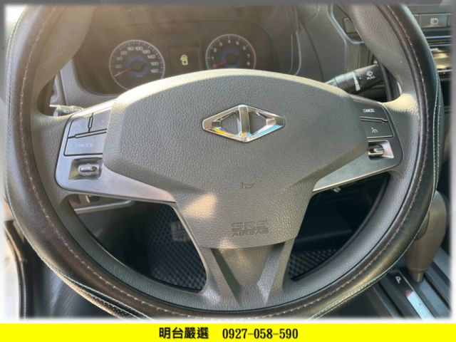 自排--自排/原廠 保固中+ 保證 原鈑 原漆/ 全車渡膜+ 米其林輪胎/ 定速+ 循跡+ 安全氣囊+++最高階  第8張相片