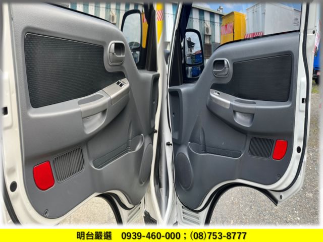全車 原鈑 原漆/ 履約 保固 1 年【貨車 專賣店 +附設 保修廠】可  低利 分期 --不收設定費  第10張相片